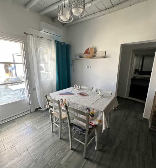 Stalia dining table