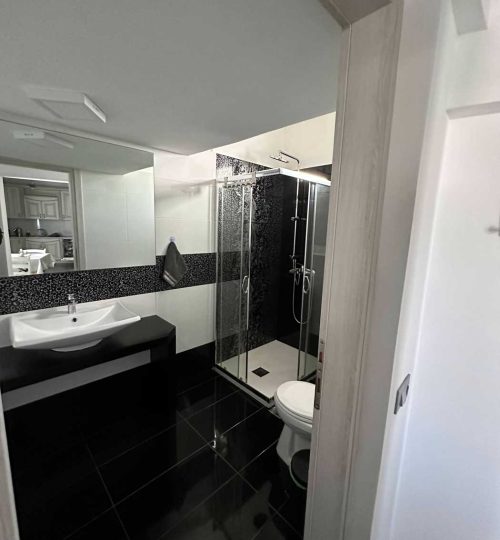 Stalia bathroom 3