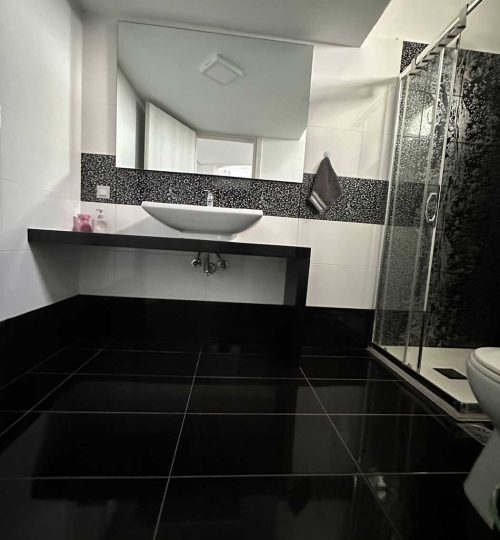 Stalia bathroom 2