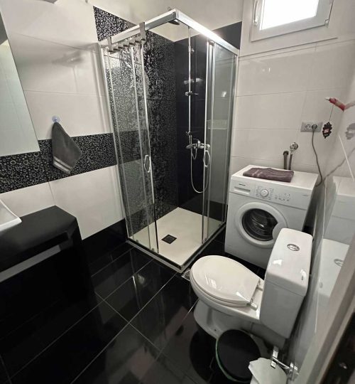 Stalia bathroom 1